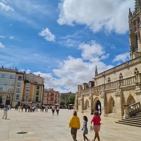 Urban Burgos Hotel ภายนอก รูปภาพ