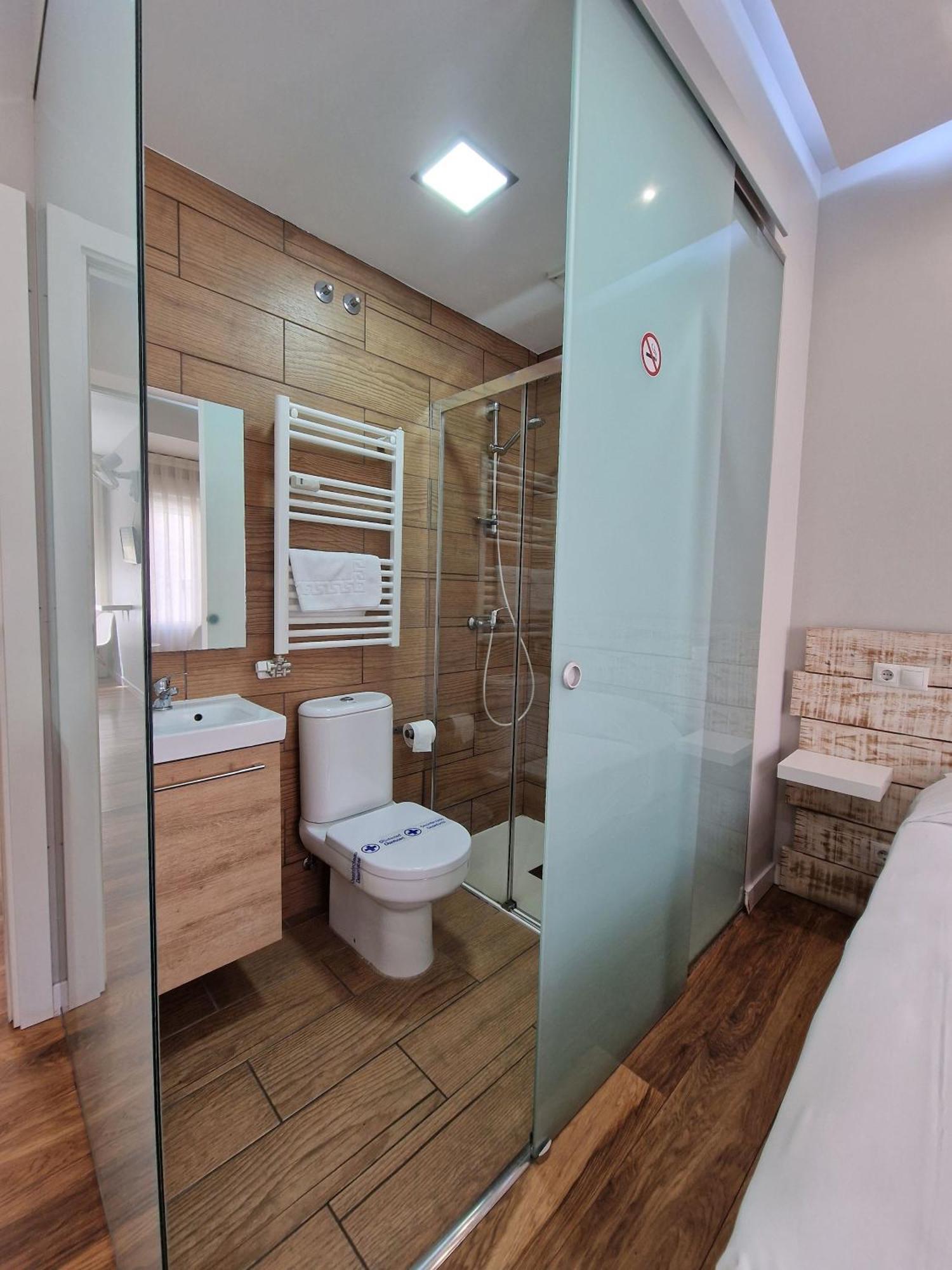 Urban Burgos Hotel ภายนอก รูปภาพ
