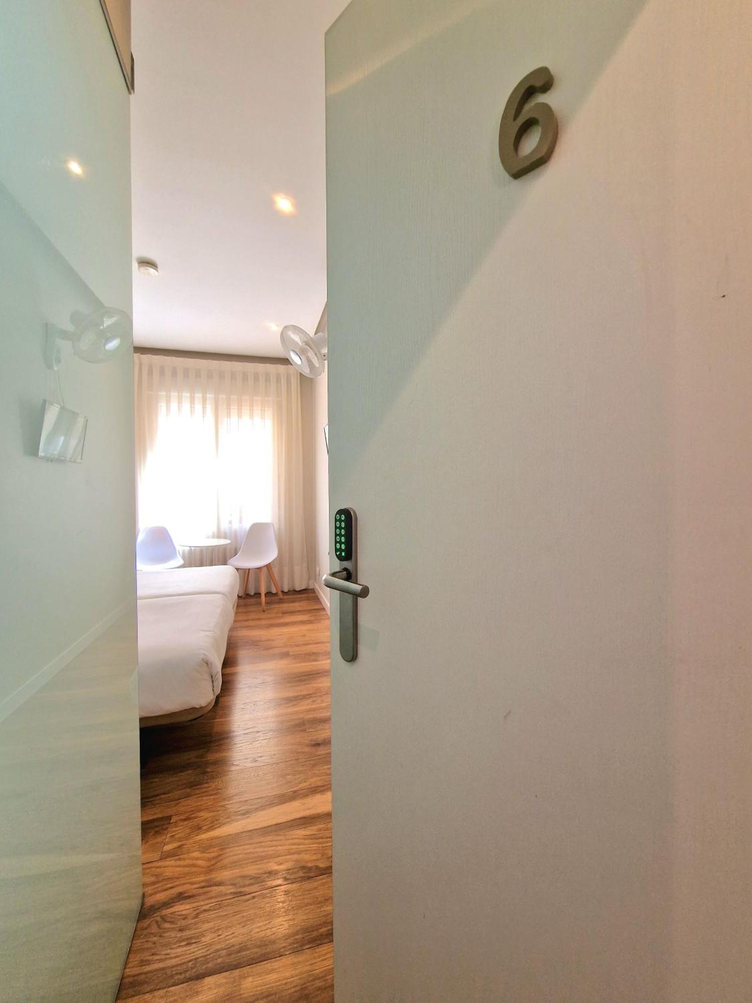 Urban Burgos Hotel ภายนอก รูปภาพ