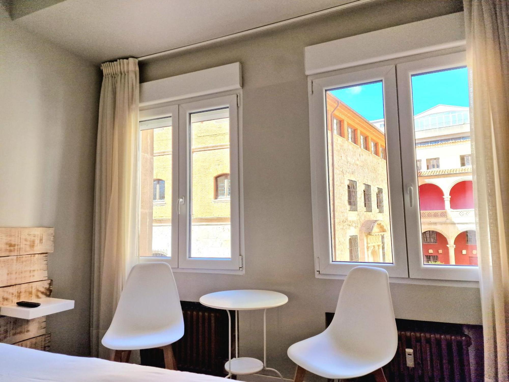 Urban Burgos Hotel ภายนอก รูปภาพ