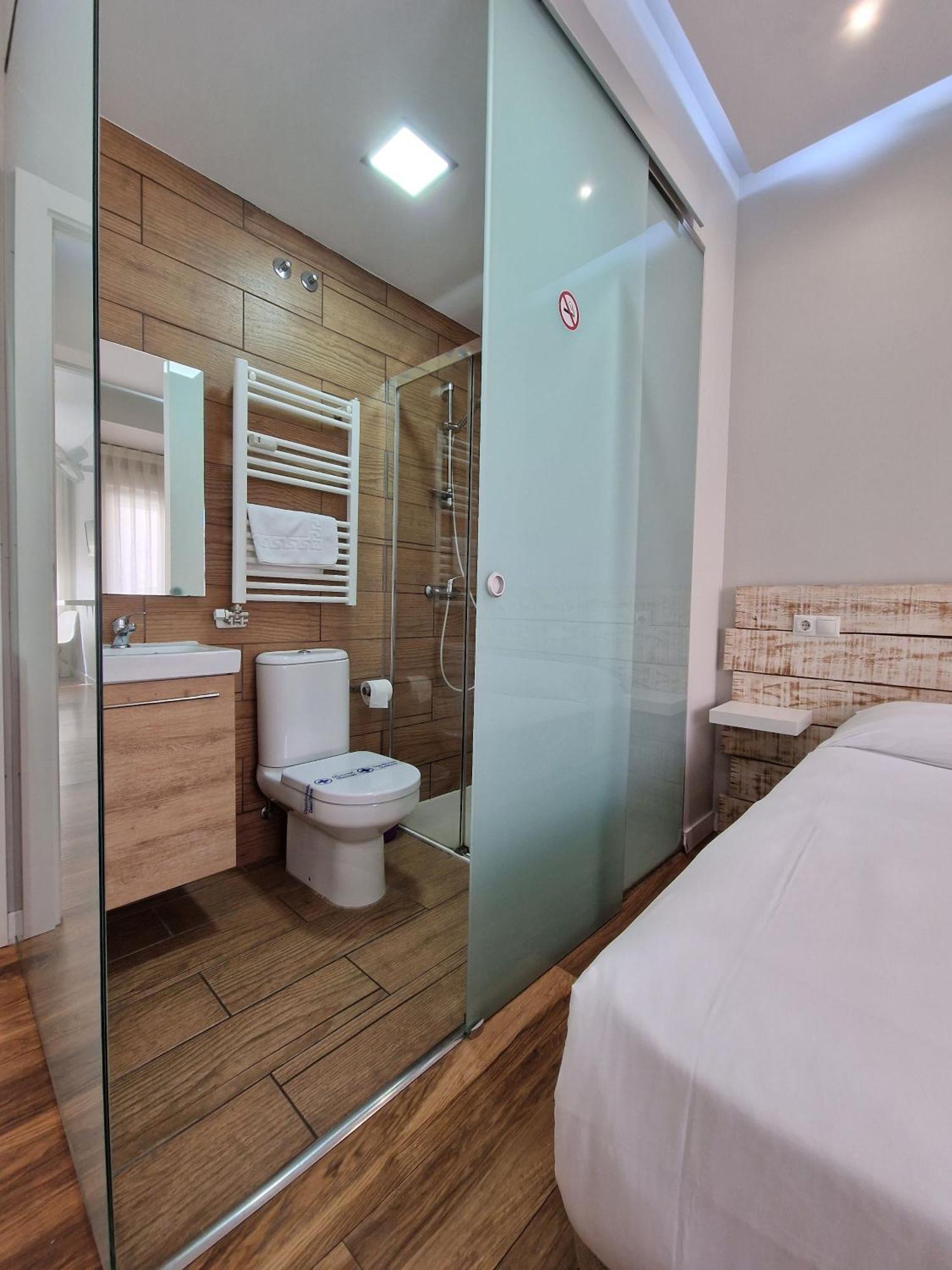 Urban Burgos Hotel ภายนอก รูปภาพ