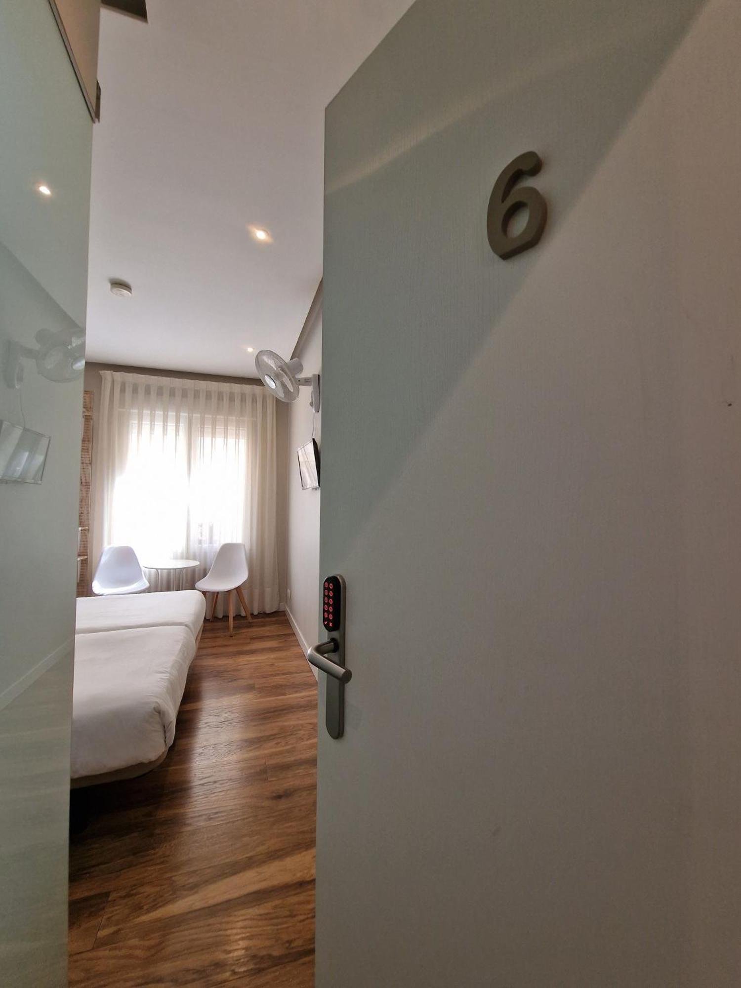 Urban Burgos Hotel ภายนอก รูปภาพ