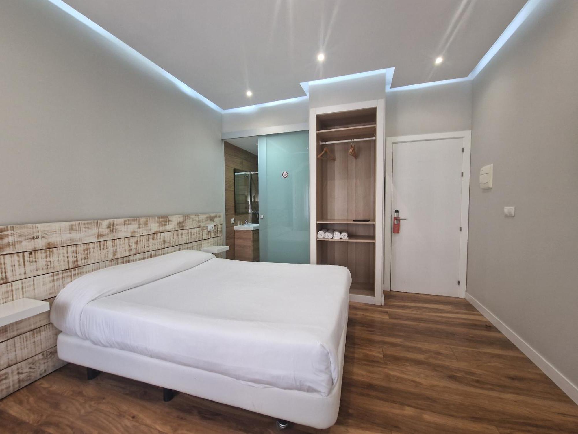 Urban Burgos Hotel ภายนอก รูปภาพ