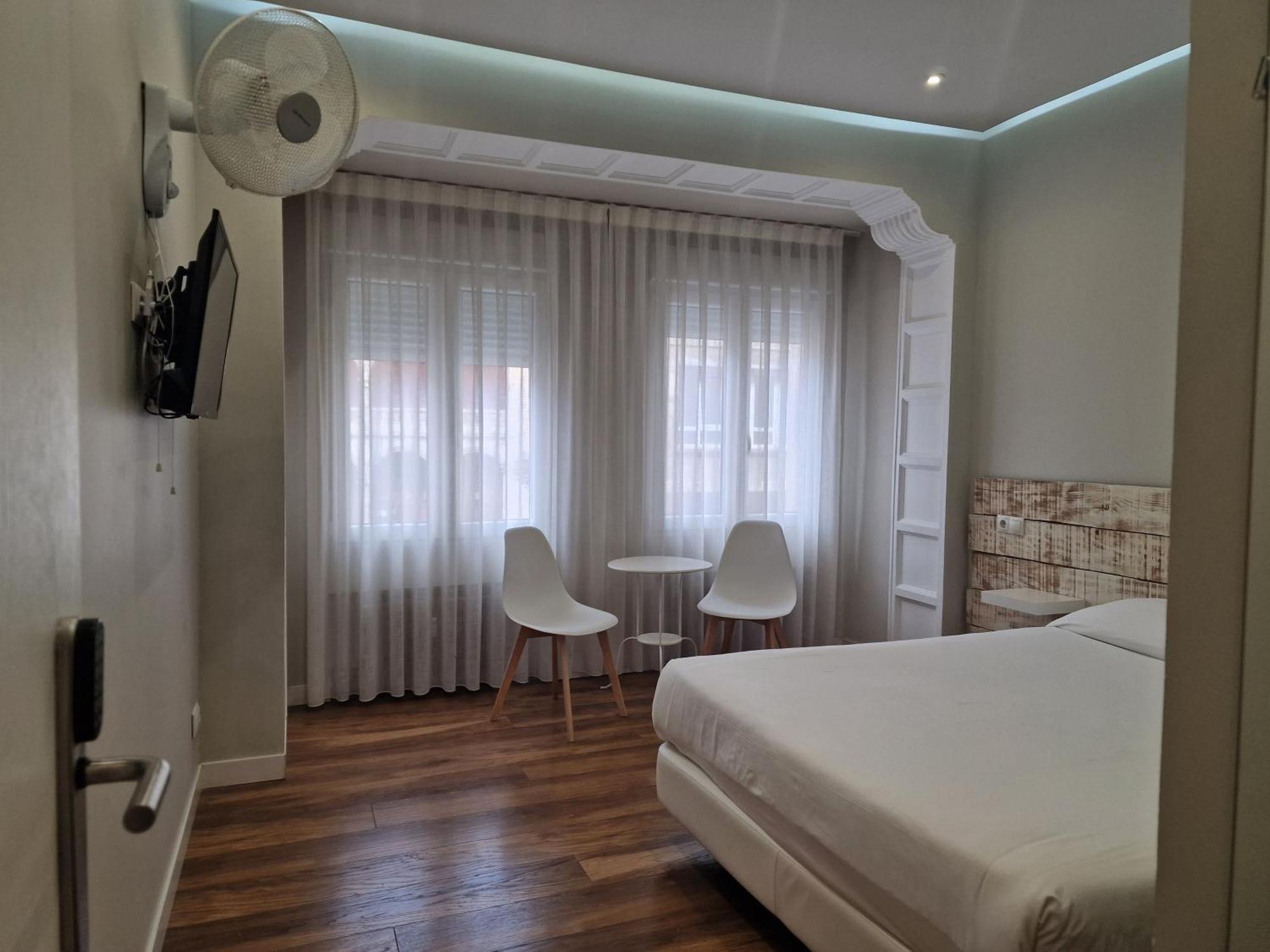Urban Burgos Hotel ภายนอก รูปภาพ