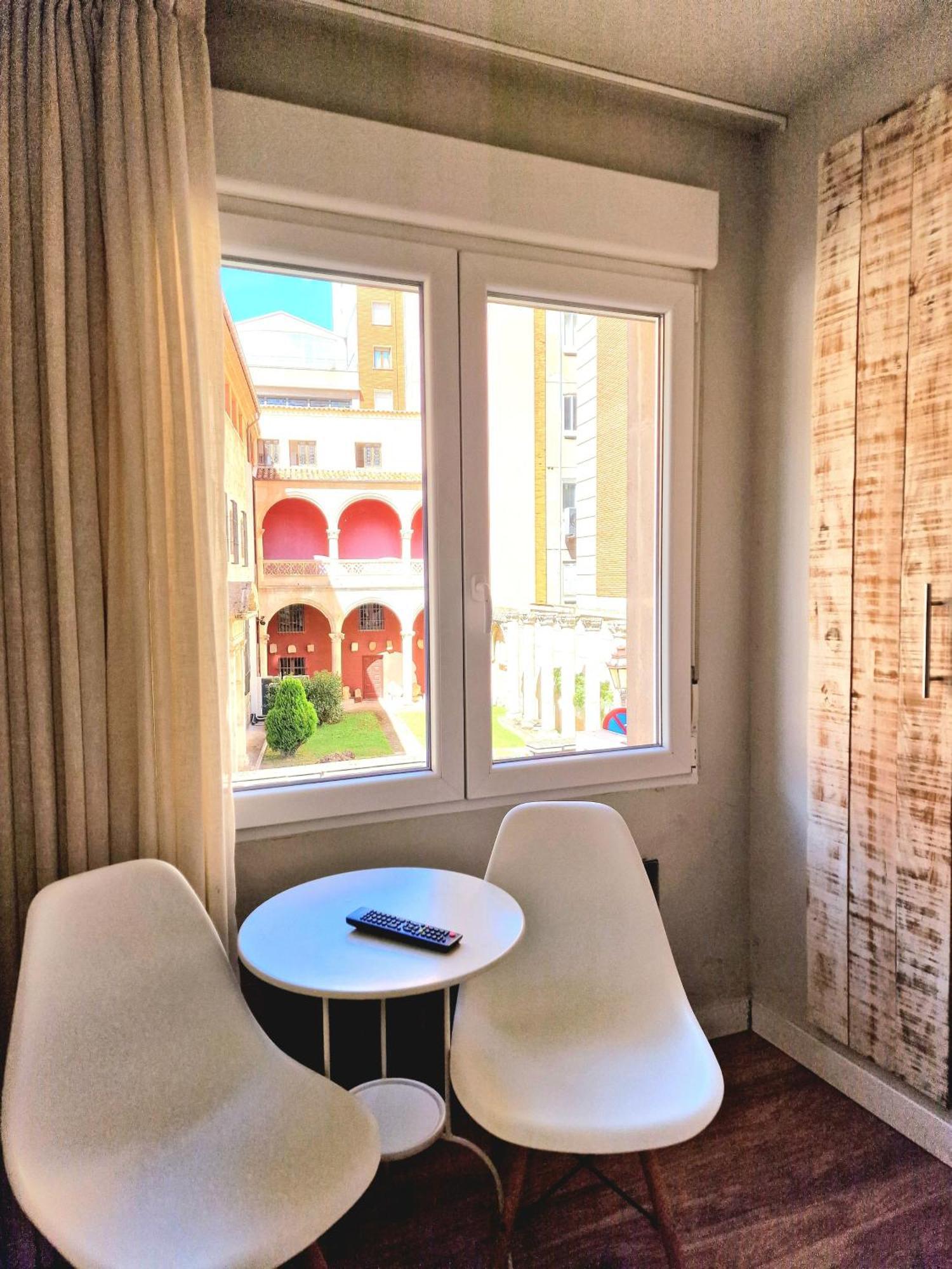 Urban Burgos Hotel ภายนอก รูปภาพ