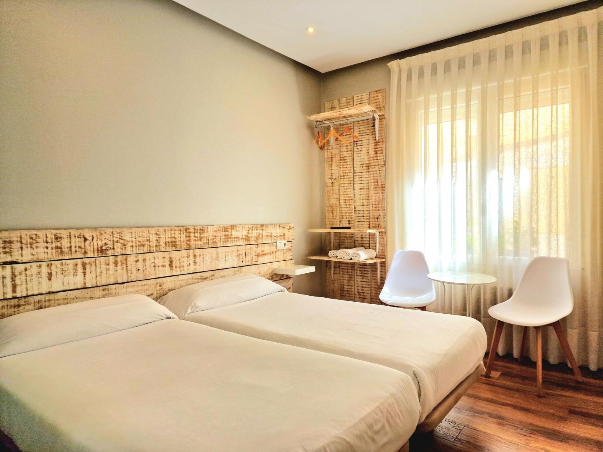 Urban Burgos Hotel ภายนอก รูปภาพ