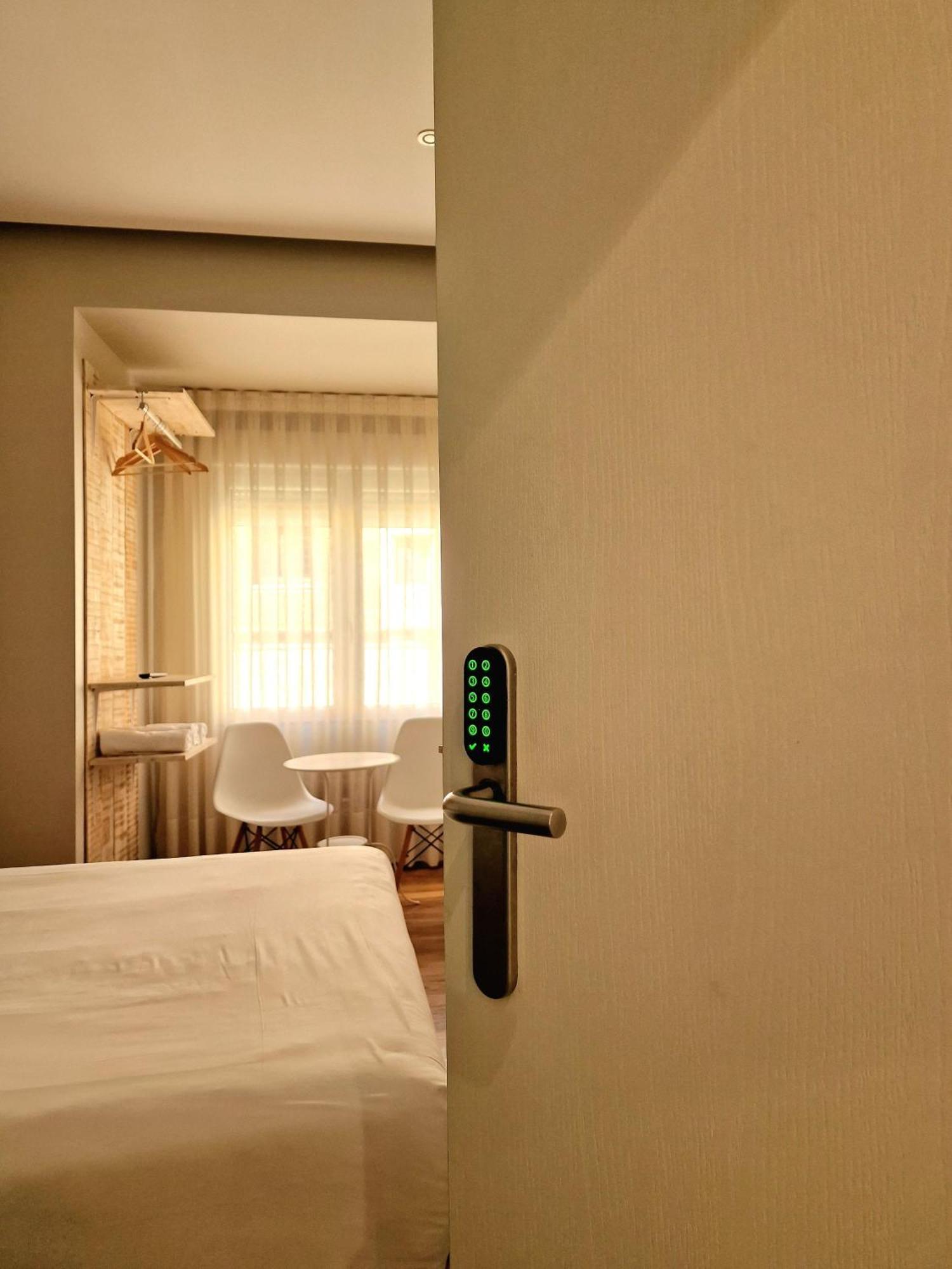 Urban Burgos Hotel ภายนอก รูปภาพ