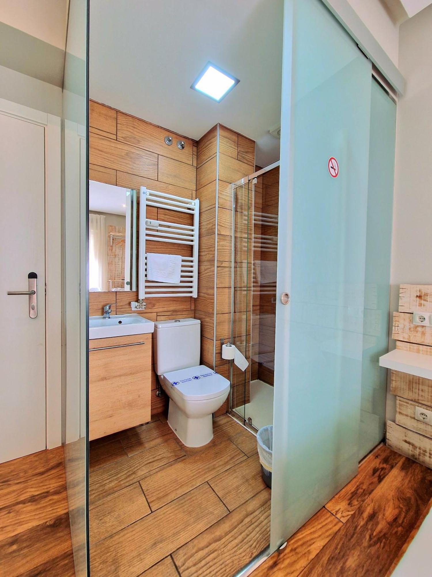 Urban Burgos Hotel ภายนอก รูปภาพ