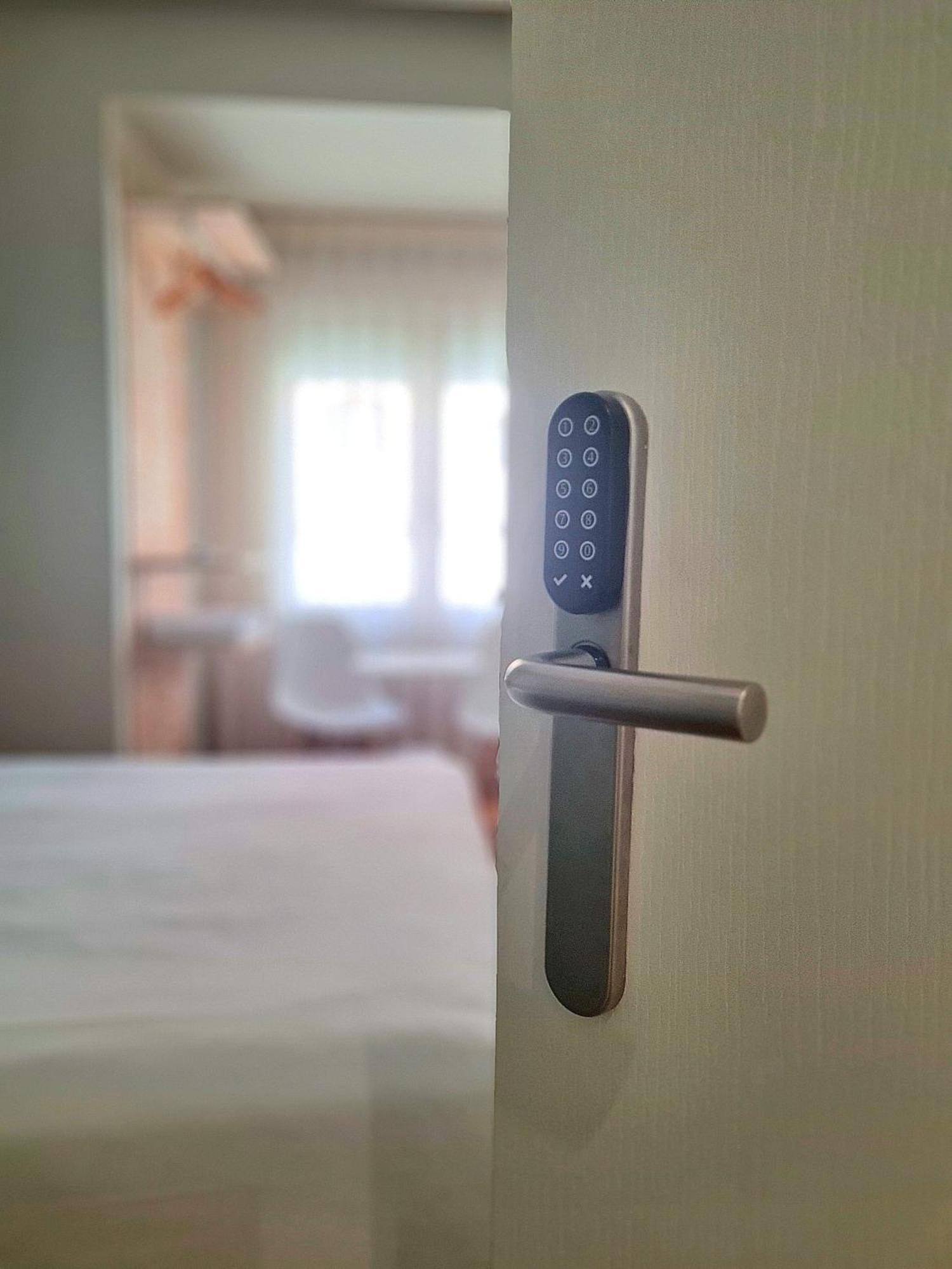 Urban Burgos Hotel ภายนอก รูปภาพ