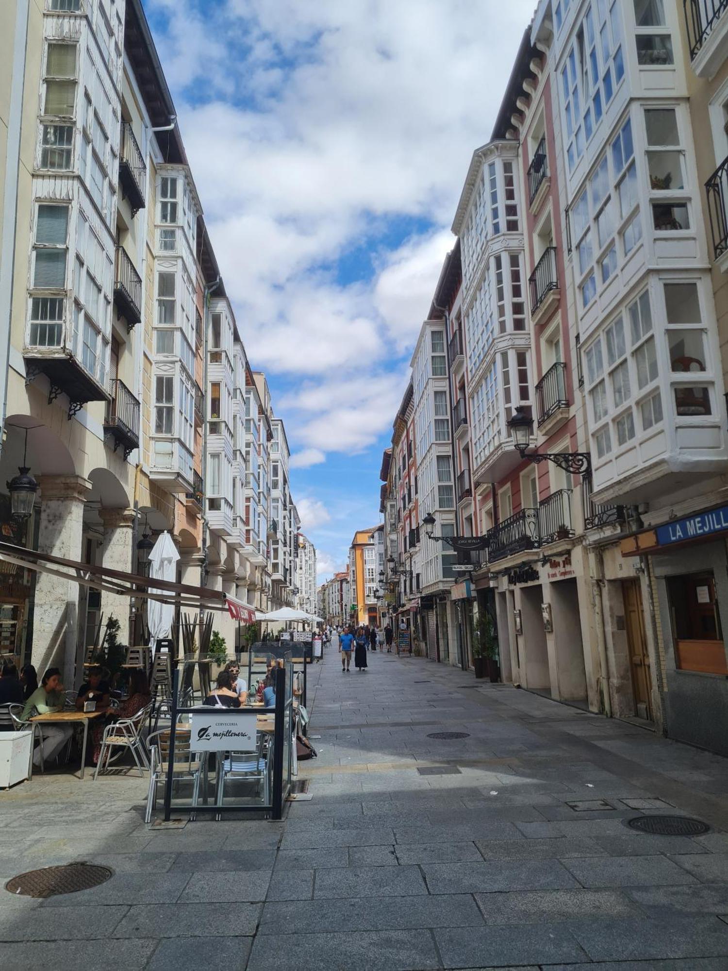 Urban Burgos Hotel ภายนอก รูปภาพ