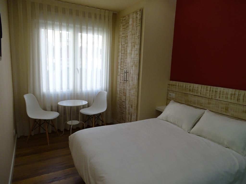 Urban Burgos Hotel ภายนอก รูปภาพ