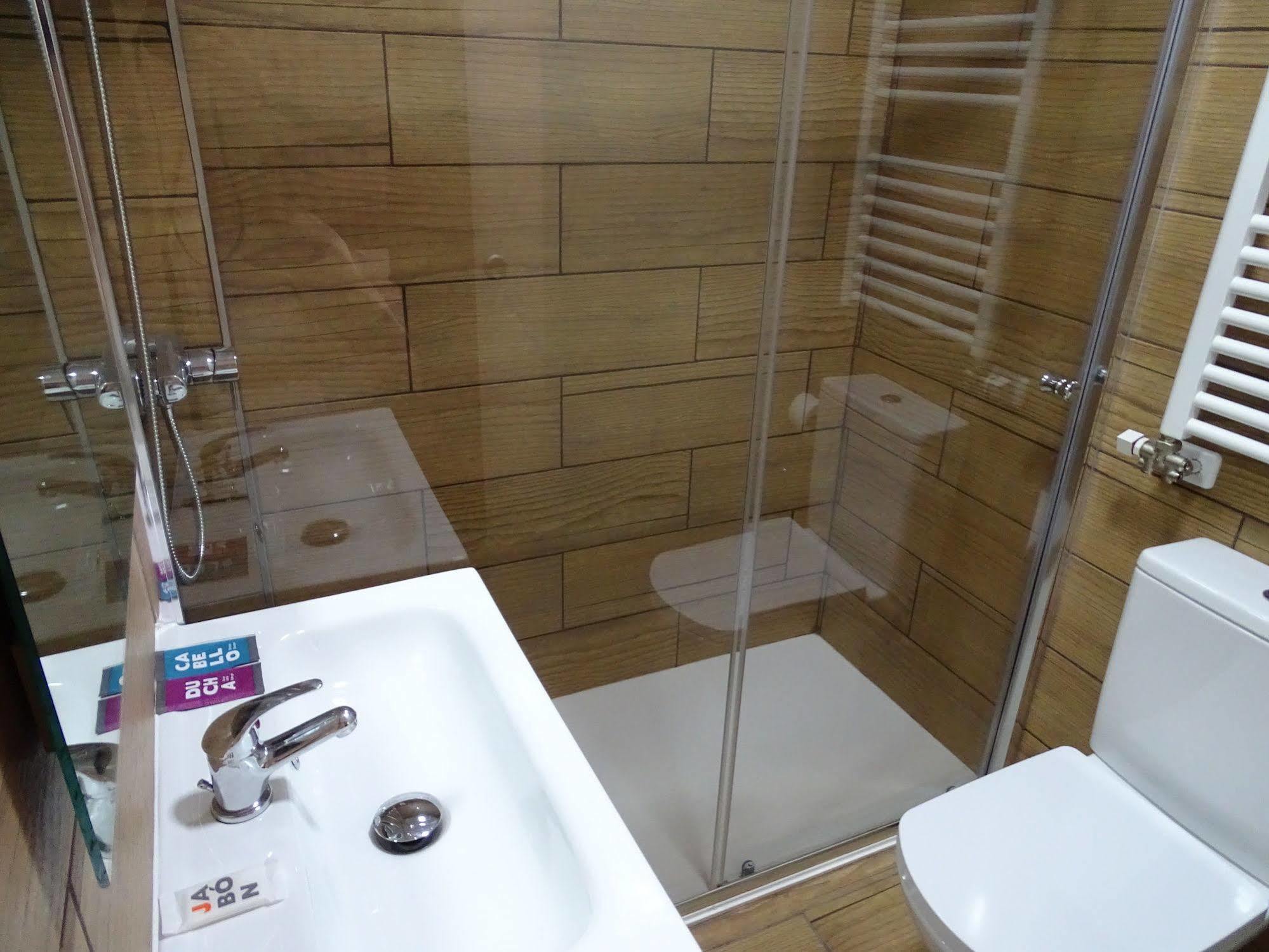 Urban Burgos Hotel ภายนอก รูปภาพ