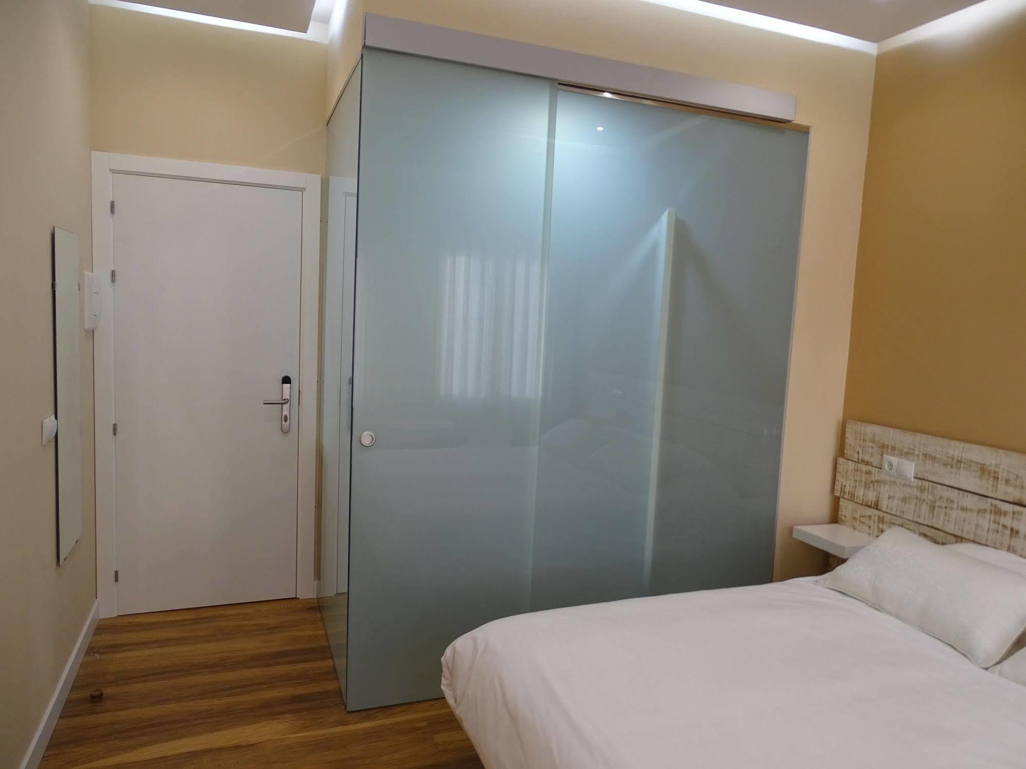 Urban Burgos Hotel ภายนอก รูปภาพ